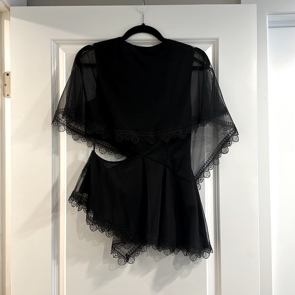 NWT BCBG Cape sleeve Cutout Top! - Picture 4 of 5